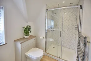 Host & Stay - White Lodge - Image 2