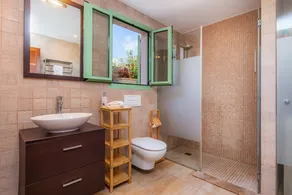 Air-Conditioned Holiday Home by the Sea with Pool, Garden, Terrace & Wi-Fi - Image 2