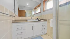 Ocean Breeze Vincentia by Book Jervis Bay - Image 2