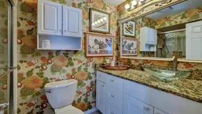 LAST MINUTE DEAL, Charming Elevated Duplex – Relaxing Beach Getaway Near Anna Maria Island- Bay access - Image 3