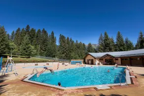 3-Guest Terrace Stay in Doucy Village - Image 4