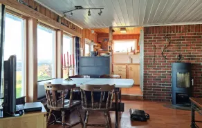 Amazing home in Rennesøy with house sea view - Image 5