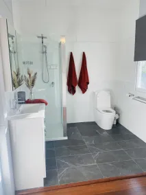 Urangan Pier Family House - Pet and Child Friendly - Image 3