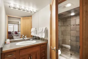 Ski-in/ski-out directly from unit, 4 Bdrm DLX, Stonebridge Condos #925 - Image 5