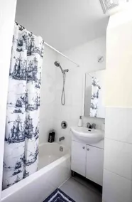 Spacious 4BRs/2Baths with private parking and patio! - Image 2