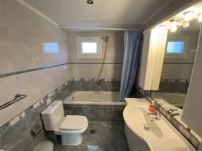 Villa avec piscine privée et vue sur la mer - Image 3