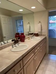 Pet Friendly Villa Unit with Two-Primary Bedroom Suites on Bend's Westside - Image 5