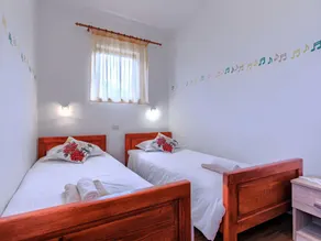 Angenehme Wohnung für 5 Personen mit Klimaanlage, Pool,  W-LAN, TV und Innenhof - Image 4