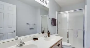 Leisten 3BR / 2BA, Erdgeschoss, Wasserfront, Slip inklusive, Walk Off Front Deck !! - Image 3