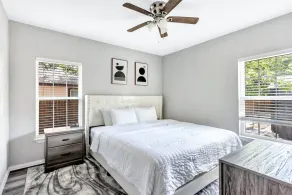 Family-sized 3-BR Home by Downtown Dallas & Art District - Image 5