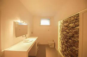 Geschmackvoll möblierte 2½-Zimmer-Wohnung mit großzügigem Außenbereich - Image 2