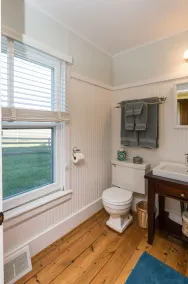 Charming 1880's home w pastoral views on 130 acre cattle farm - Image 3