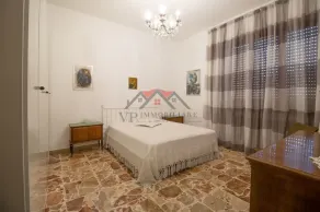 2-bedroom apartment in classical Tuscan style - Image 3