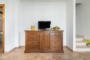 Holiday Home 'Girasole' with Private Terrace, Garden and Air Conditioning - Image 2