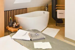 Holiday home, bedroom with bathtub, jacuzzi - Image 2