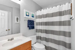 Cheerful home near OWA amusement & sports complex - Smoke free property - Image 4