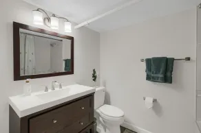 Minutes From Mall Of America and Airport -Single family quiet non through street - Image 3