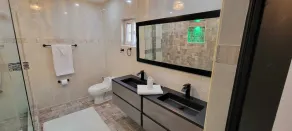 Private Kingston Paradise - Image 3
