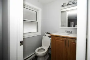 2 Mins to Water, entire house in Port Elgin sleeps 8 and comes with Free Parking - Image 3