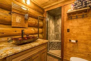 Northwoods Log Cabin - Image 3