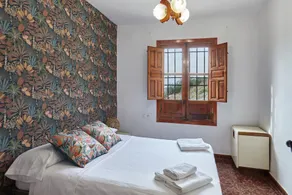 Holiday Home 'Casa Rural La Encina' with Mountain View, Private Pool and Air Conditioning - Image 5