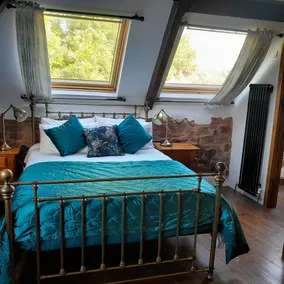 Spacious Converted Barn on a Flower Farm, Devon Countryside, Family Friendly - Image 5