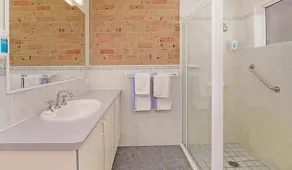 Rotary Lodge Port Macquarie - Image 3