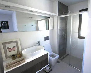 New villa with private pool - Image 3