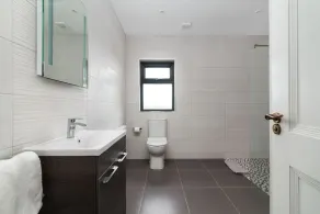 Luxury renovated old Irish cottage - Image 5