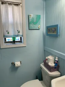 Beach Side Studio #1 - Pet Friendly, WiFi, Off-Street Parking, Large Smart TV - Image 5