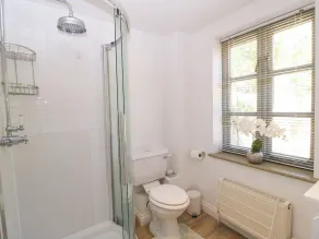 GARDEN COTTAGE, romantic, character holiday cottage in Black Bourton - Image 3
