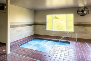 Budget-Friendly Accommodations with Free Parking, Wifi, and Pool - Image 2