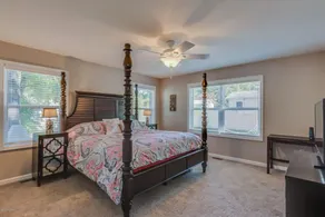 Spacious 5 bedroom home with private pool, hot tub & 10 minute walk to the beach - Image 4