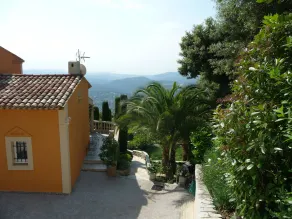 Apartamento en villa encantadora con vista panorámica del mar y la Costa Azul - Image 5
