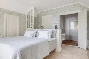 Villa Gökboet is a spacious and ultra-charming oceanfront residence - Image 4
