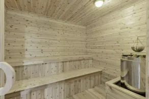 Innisfil Retreat: Hot Tub, Sauna, Pool Table - Image 2