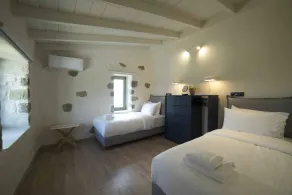 Villa with Private Pool - Image 5