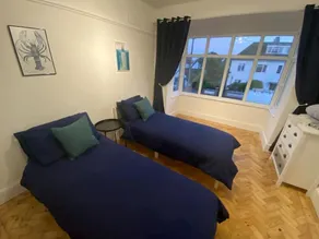 Entire 2 bed property, 1 road back from the sea - Image 5