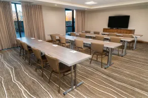 1 Bedroom | Free Breakfast + Indoor Pool + Hot Tub - Image 4