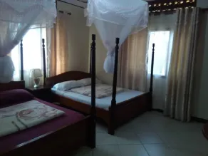 Fully furnished in secure perimeter wall - Image 3