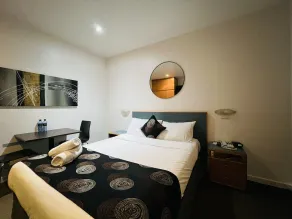 Ex hotel studio ensuite room in city☑️ - Image 4