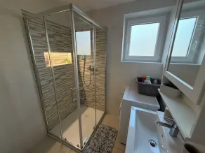 Modern apartma located in a quiet street, located near the lake. - Image 2