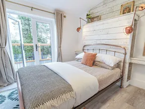 3 bedroom accommodation in Llanboidy - Image 3