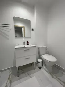STUDIO 12 - Quiet ground floor, sleeps 1 to 2 - Image 3