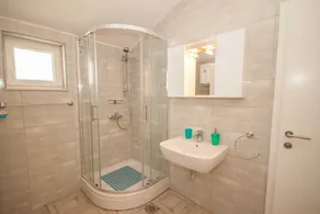 Cozy Couple's Paradise - Pet Friendly, Parking Included - Image 3