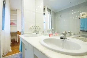 \"ABASTOS\" Luxury 3 bedroom Apart. Perfect for families. WIFI - Image 2
