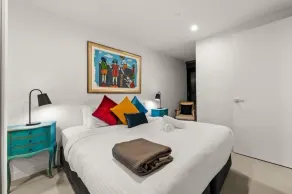 StayCentral - Hawthorn East Elegance with Study - Albert St, Hawthorn East -  2 Bedrooms, 2 Beds, 2 Bathrooms, 2 parking spots. - Image 5