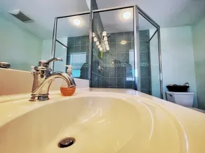 3 bed 3 bath home on quiet canal with heated and chilled pool - Image 2