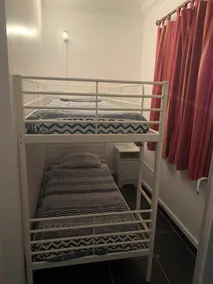 HUS MED badbassäng i CATALONIA - Image 3