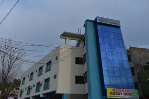 Seven Eleven Guest House - Image 3